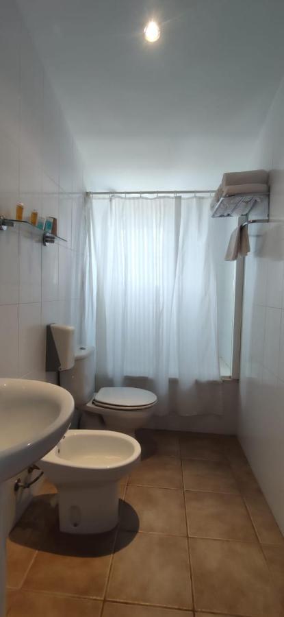 Hostal Restaurant Paca Riumar Bagian luar foto